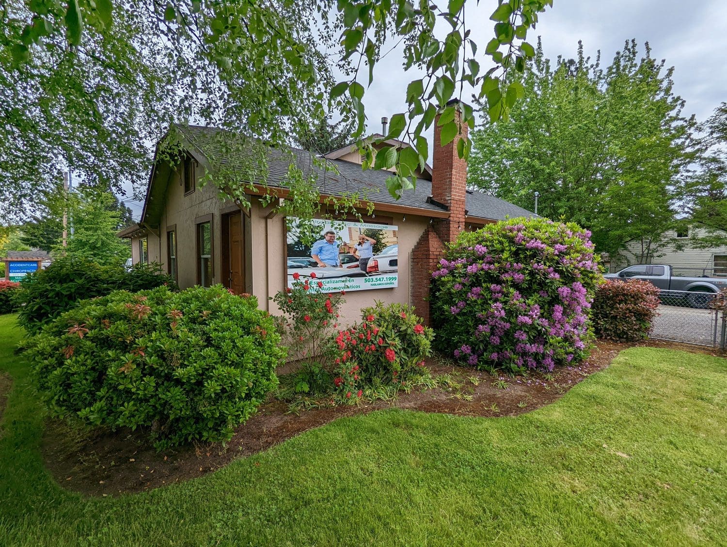 Hillsboro Accident Care Chiropractic & Massage building.
