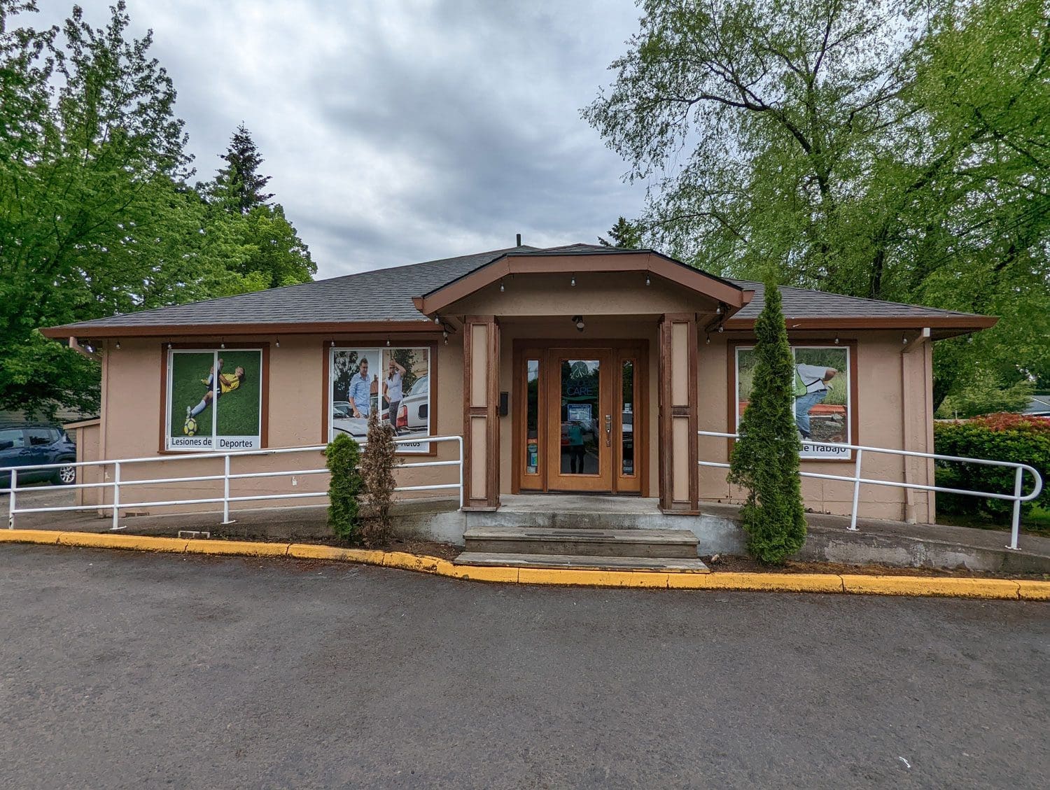 Hillsboro Accident Care Chiropractic & Massage front door.