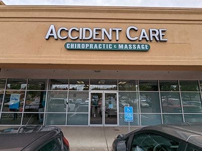 South Salem Chiropractor Clinic outside front entrance