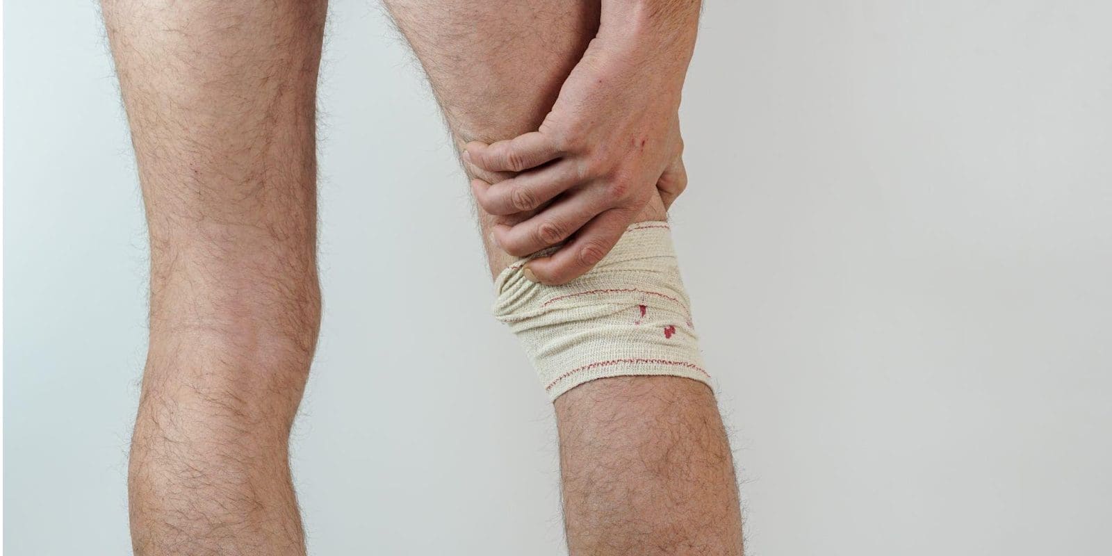 A man is suffering from a baker's cyst.