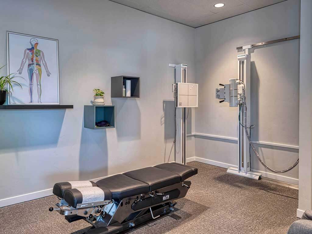 Accident Care Bend Chiropractic Clinic X-Ray and treatment room.