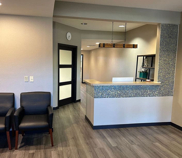 Accident Care Chiropractic Lakewood Clinic front desk