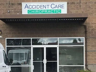 Keizer Chiropractor Clinic building and front doors.