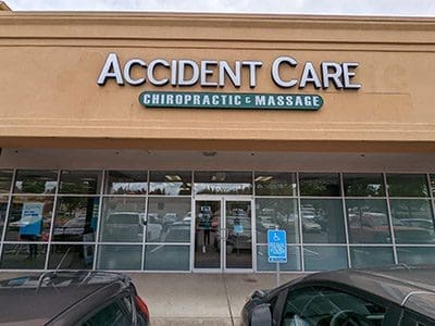 South Salem Chiropractor Clinic outside front entrance