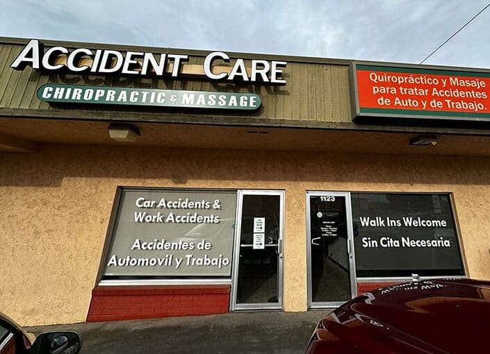 Pasco Clinic entrance showing the business sign